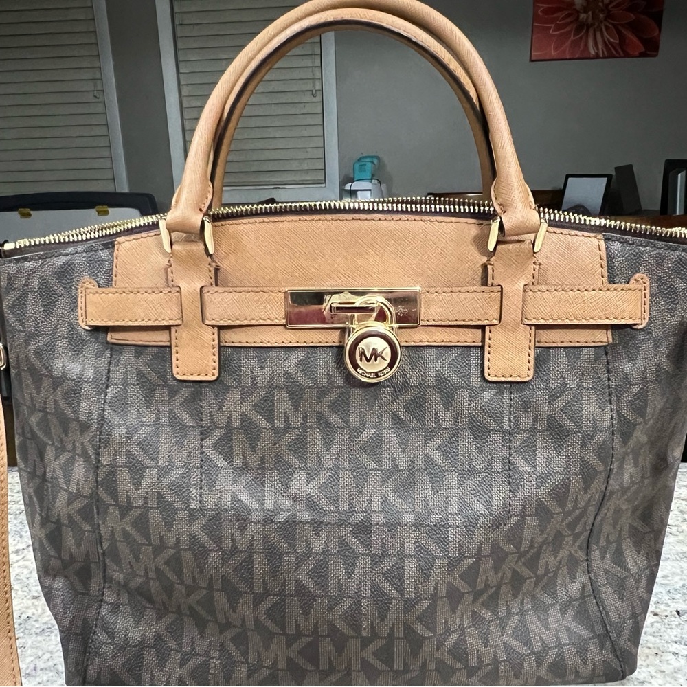 Michael Kors messenger bag